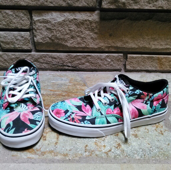Vans Shoes - NWT Vans tropical floral print sneakers